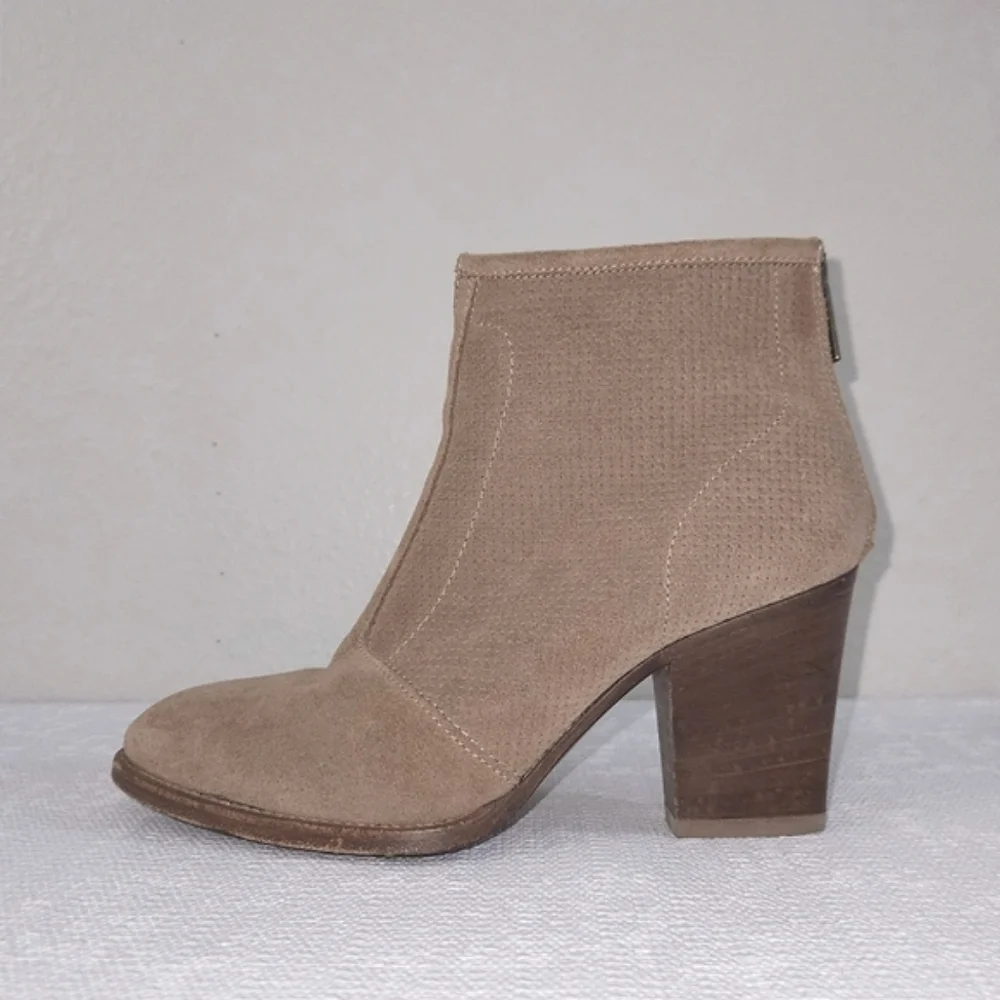 AQUATALIA Faris Perforated Suede Booties US 7 Heeled Ankle Boots